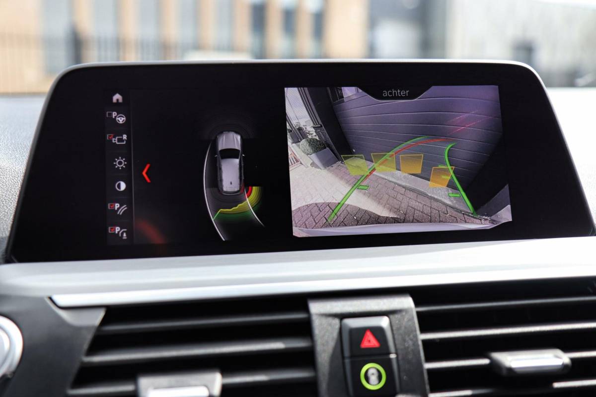 BMW X3 BMW X3 xDrive20i M-Sport M-Pakket /PANODAK/ACC/CAMERA/CARPLAY/KEYLESS/HUD/TREKHAAK/STOELVERW V+A!