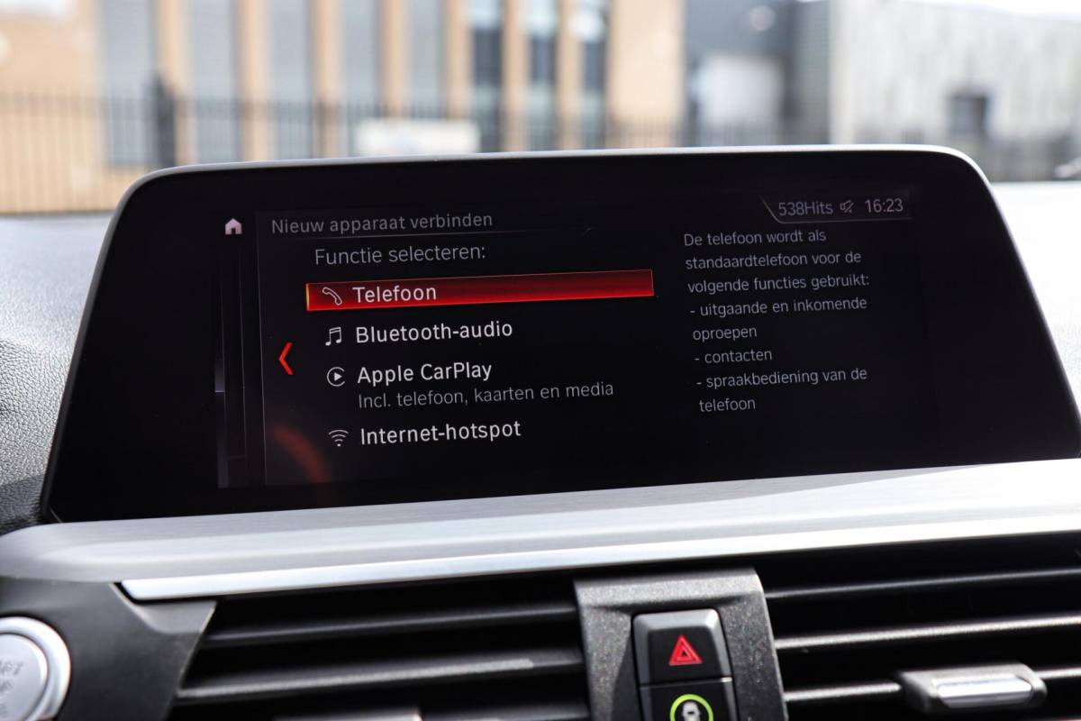 BMW X3 BMW X3 xDrive20i M-Sport M-Pakket /PANODAK/ACC/CAMERA/CARPLAY/KEYLESS/HUD/TREKHAAK/STOELVERW V+A!