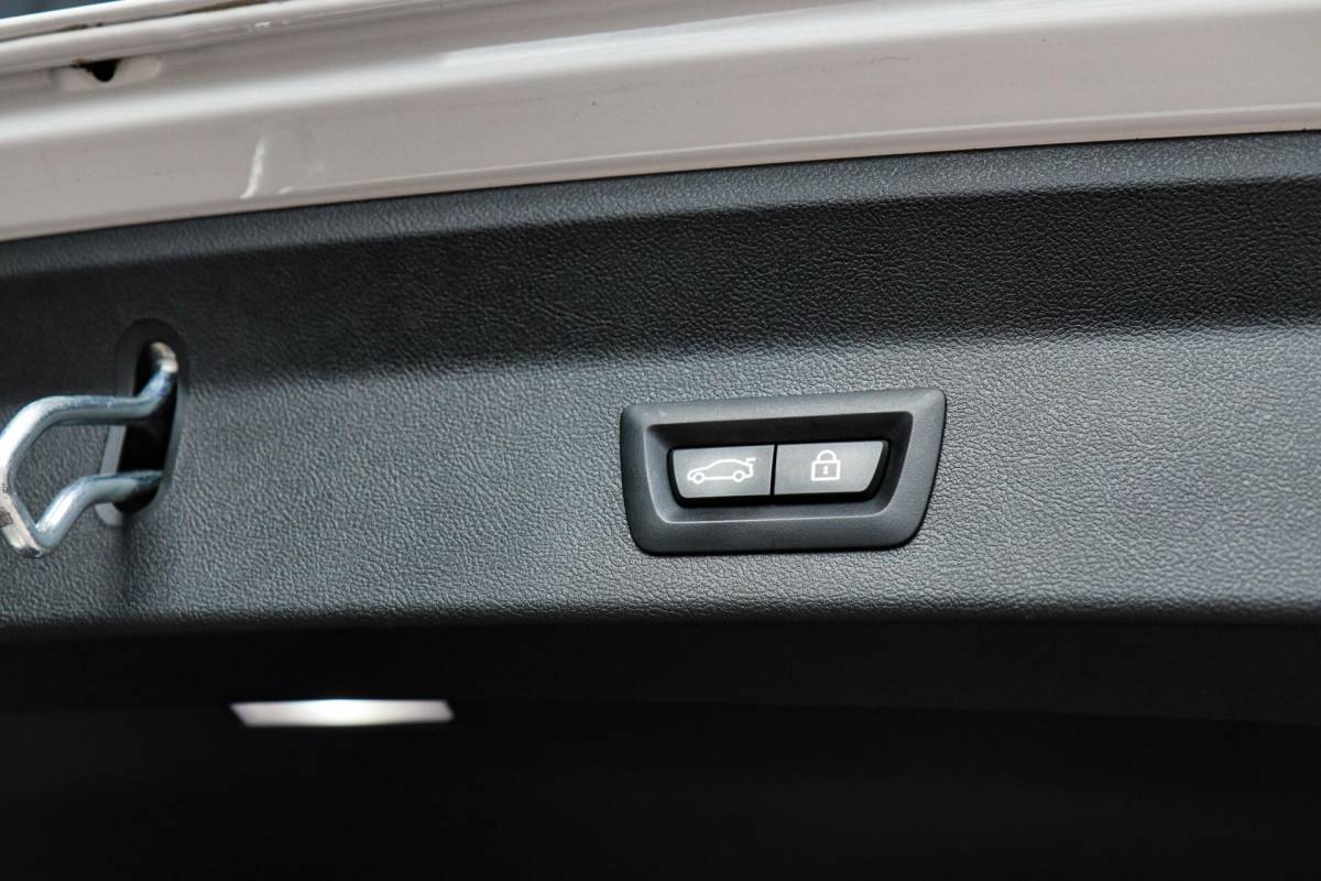 BMW X3 BMW X3 xDrive20i M-Sport M-Pakket /PANODAK/ACC/CAMERA/CARPLAY/KEYLESS/HUD/TREKHAAK/STOELVERW V+A!