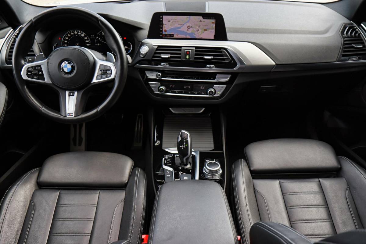 BMW X3 BMW X3 xDrive20i M-Sport M-Pakket /PANODAK/ACC/CAMERA/CARPLAY/KEYLESS/HUD/TREKHAAK/STOELVERW V+A!