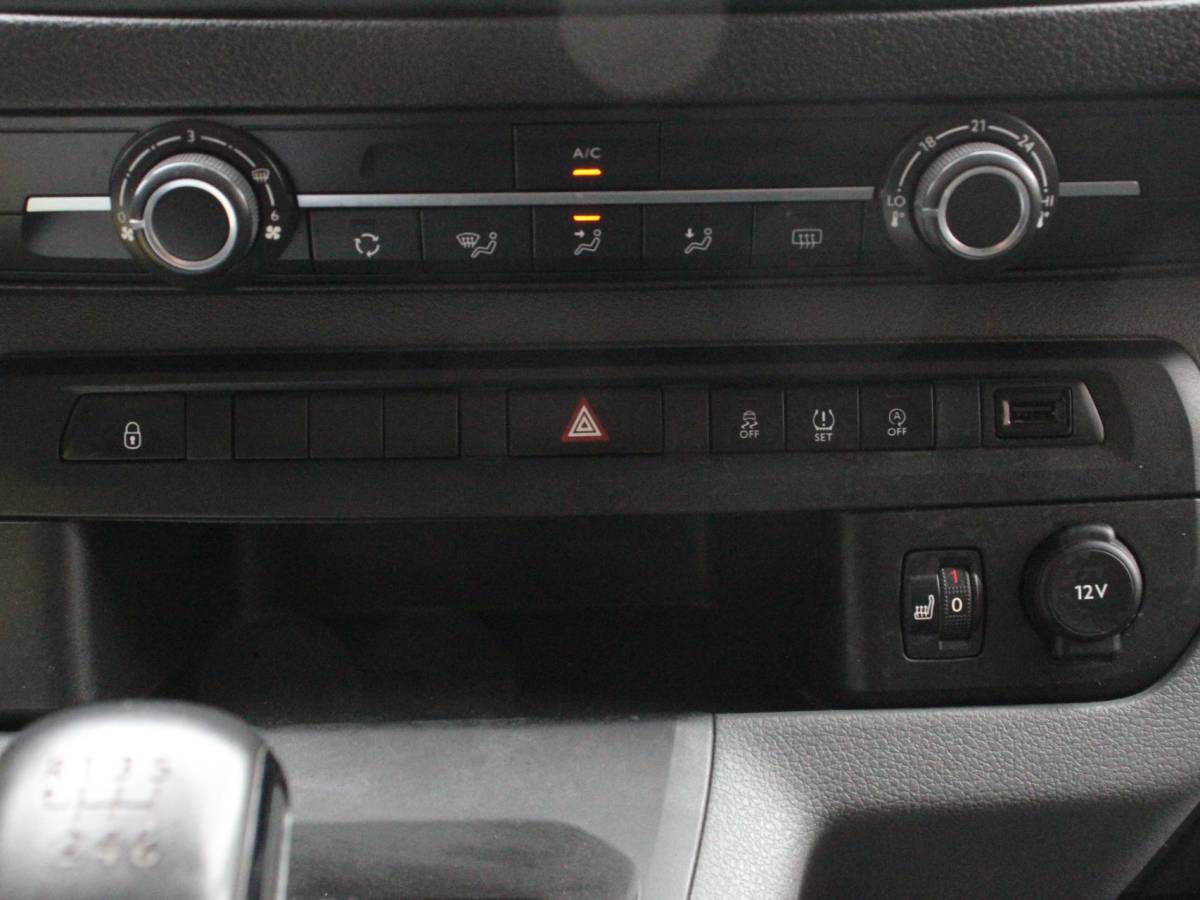 Toyota ProAce Toyota PROACE Shuttle 2.0 D-4D Cool Comfort Long | 9 persoons | Airco | Cruise Control | Bluetooth |