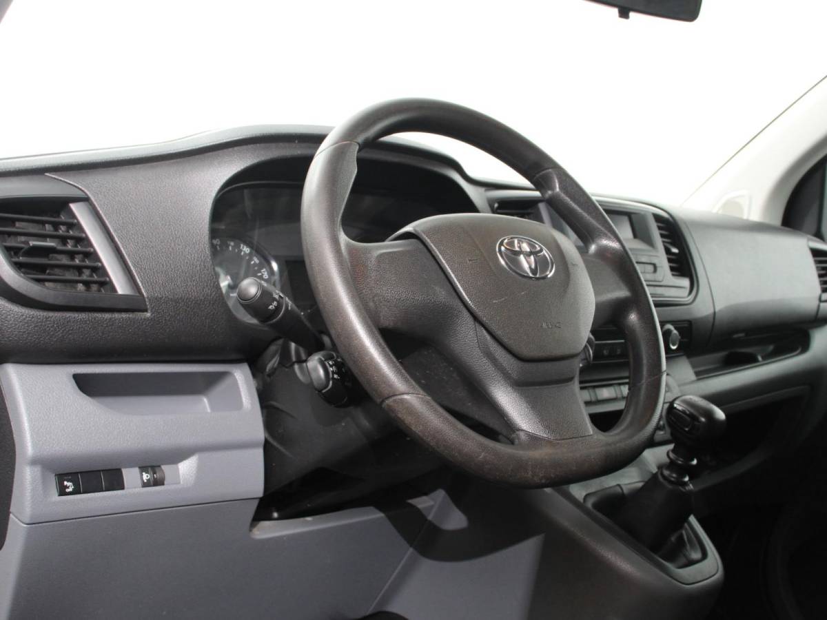 Toyota ProAce Toyota PROACE Shuttle 2.0 D-4D Cool Comfort Long | 9 persoons | Airco | Cruise Control | Bluetooth |
