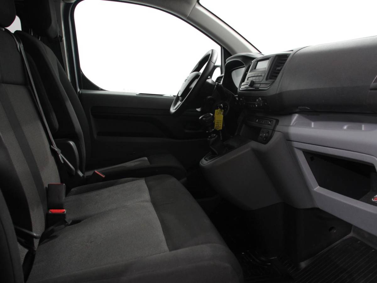 Toyota ProAce Toyota PROACE Shuttle 2.0 D-4D Cool Comfort Long | 9 persoons | Airco | Cruise Control | Bluetooth |