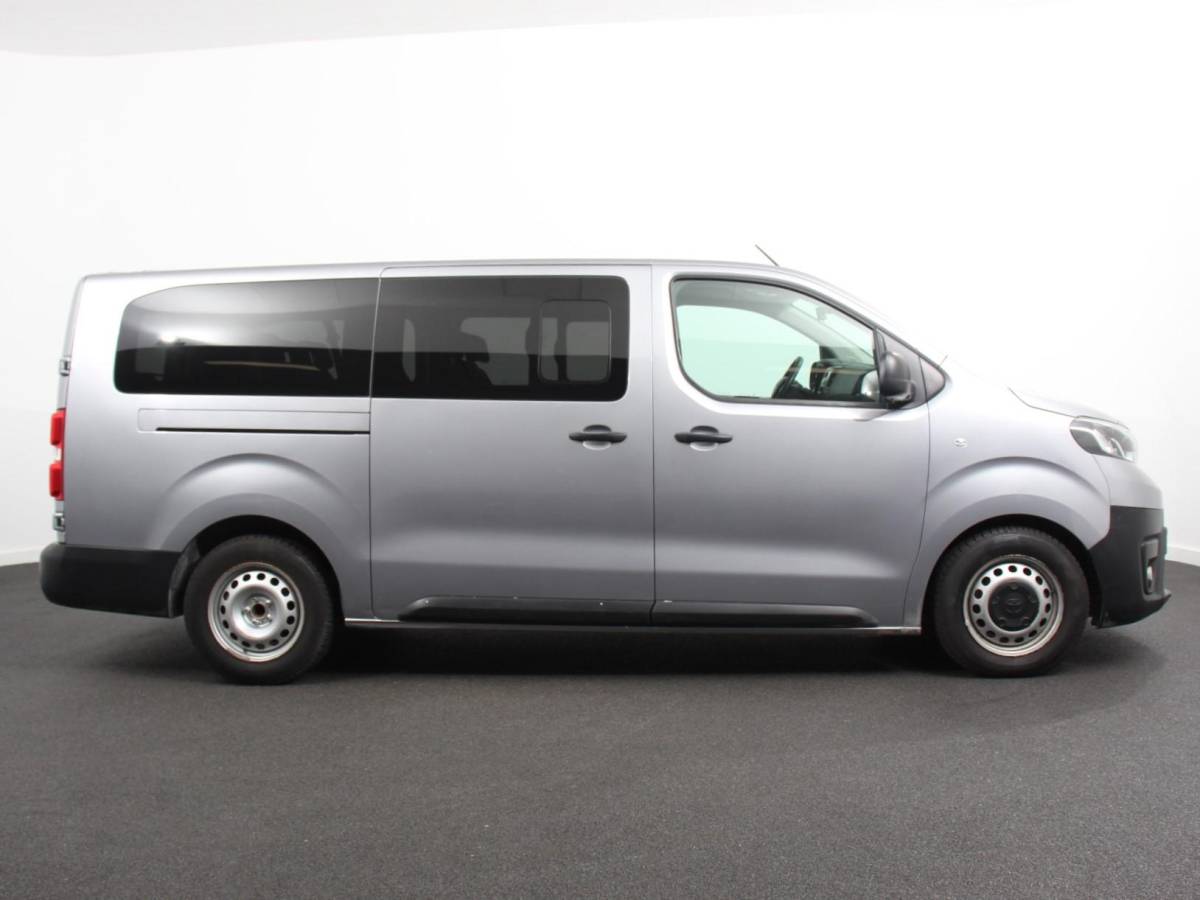 Toyota ProAce Toyota PROACE Shuttle 2.0 D-4D Cool Comfort Long | 9 persoons | Airco | Cruise Control | Bluetooth |
