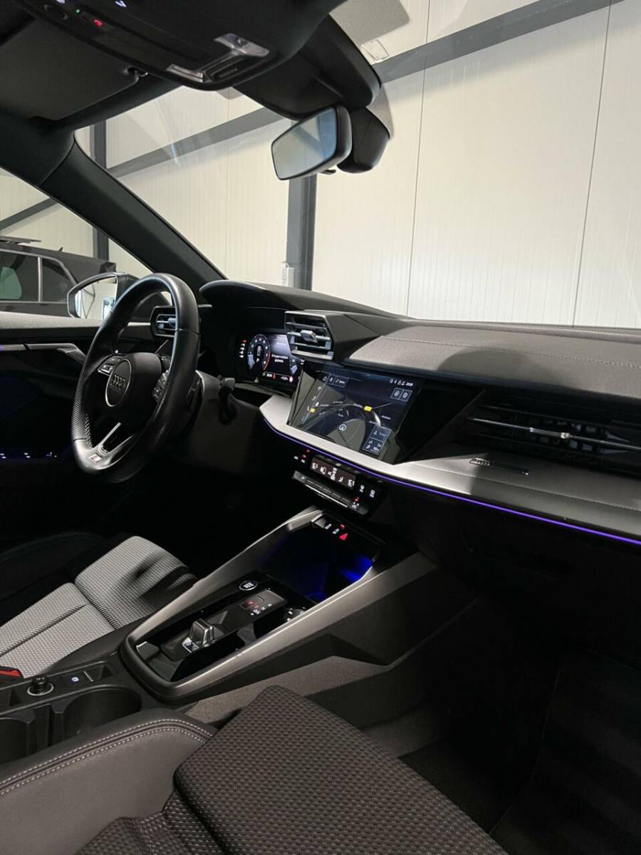 Audi A3 Audi A3 Limousine 35 TFSI edition one  S-line Virtual Sfeer