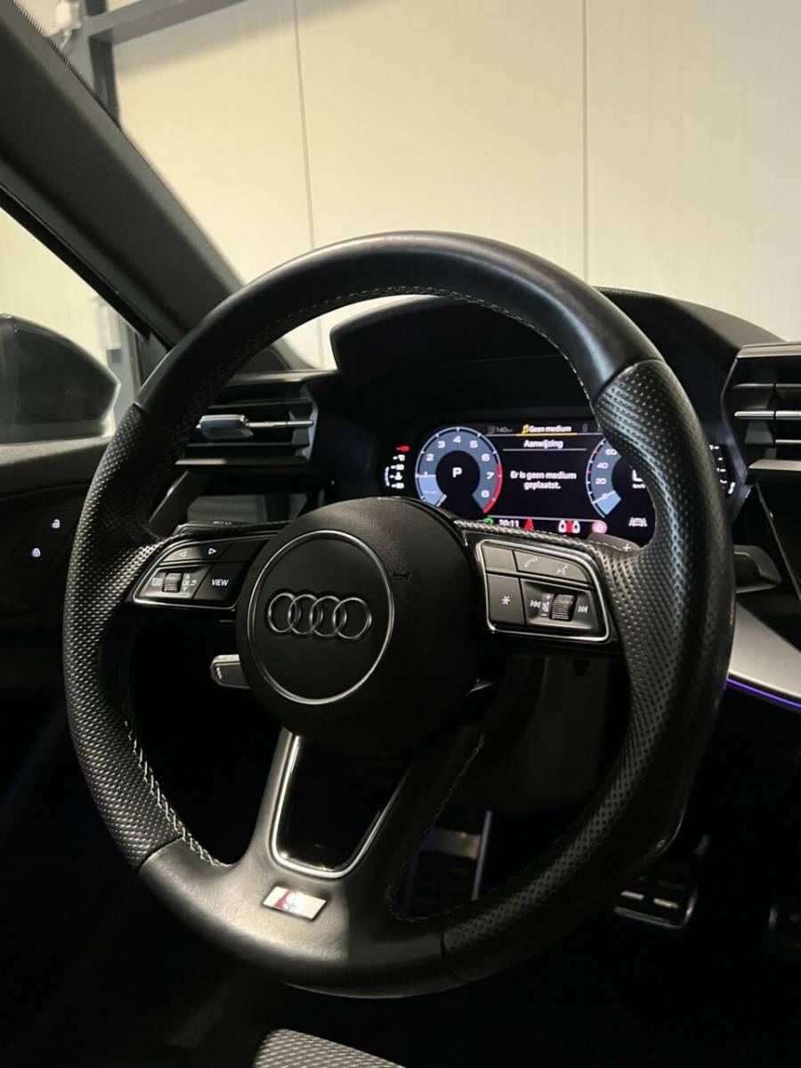 Audi A3 Audi A3 Limousine 35 TFSI edition one  S-line Virtual Sfeer