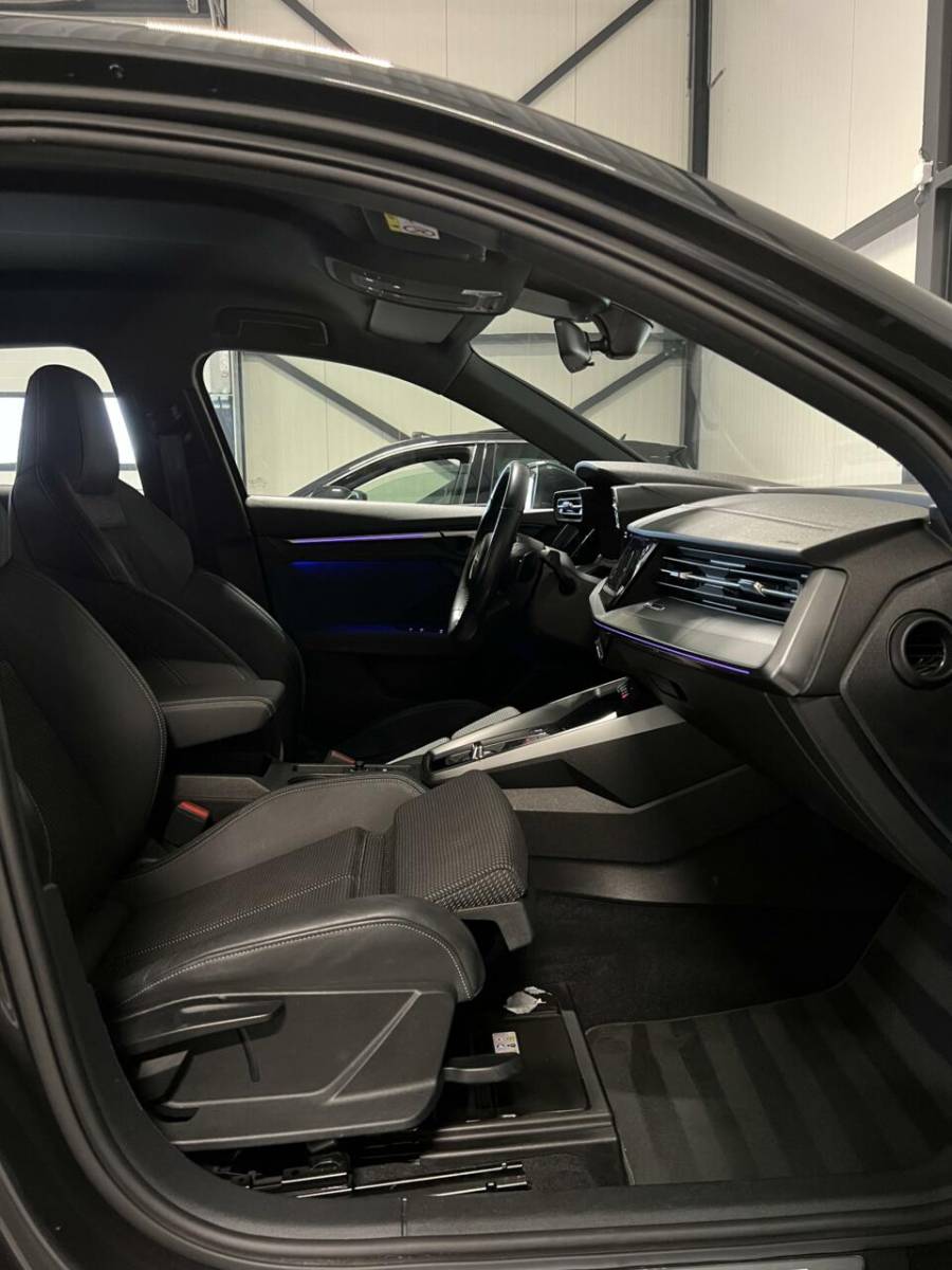Audi A3 Audi A3 Limousine 35 TFSI edition one  S-line Virtual Sfeer