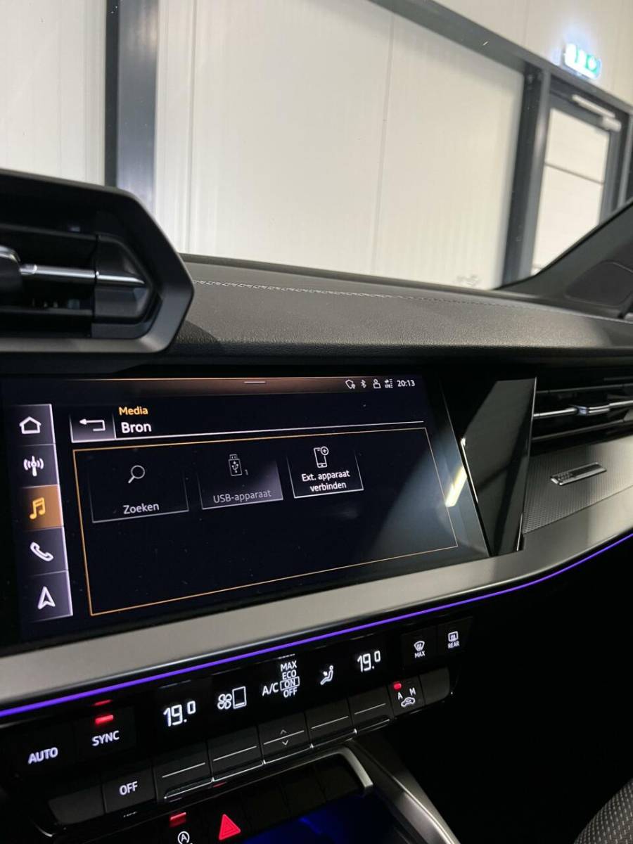 Audi A3 Audi A3 Limousine 35 TFSI edition one  S-line Virtual Sfeer