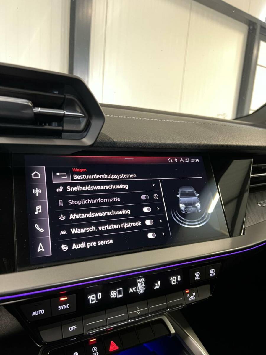Audi A3 Audi A3 Limousine 35 TFSI edition one  S-line Virtual Sfeer