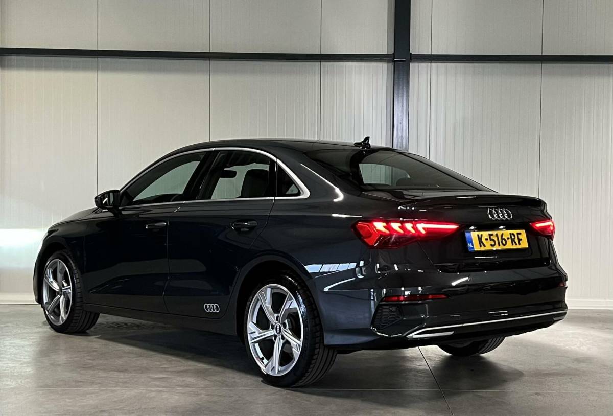 Audi A3 Audi A3 Limousine 35 TFSI edition one  S-line Virtual Sfeer