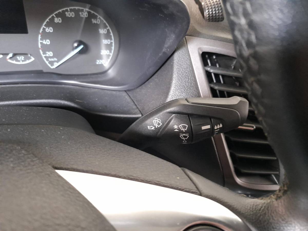 Ford Transit Connect Ford Transit Connect L2 Trend Navigatie Airco  Parkeersensoren  Camera  Bluetooth  Carplay/Android Auto Trekhaak