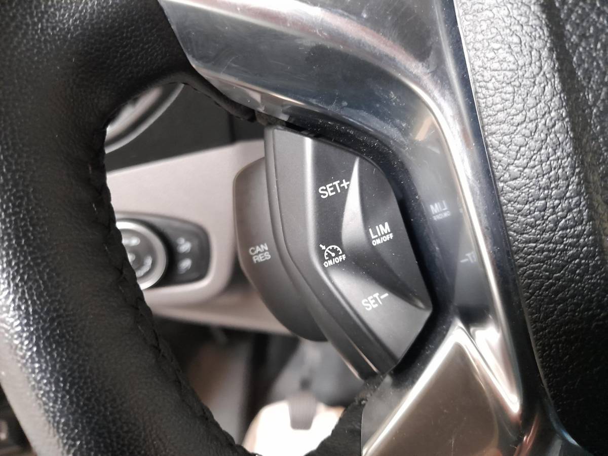 Ford Transit Connect Ford Transit Connect L2 Trend Navigatie Airco  Parkeersensoren  Camera  Bluetooth  Carplay/Android Auto Trekhaak