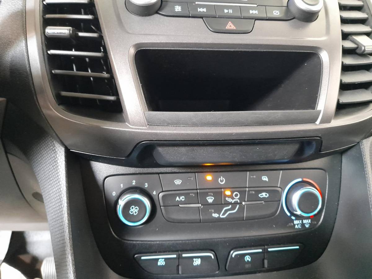 Ford Transit Connect Ford Transit Connect L2 Trend Navigatie Airco  Parkeersensoren  Camera  Bluetooth  Carplay/Android Auto Trekhaak