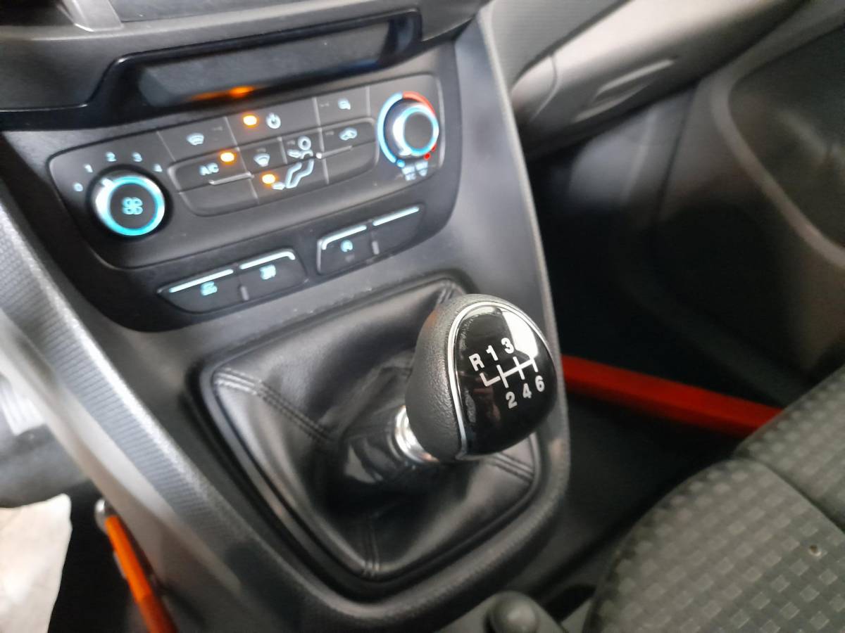 Ford Transit Connect Ford Transit Connect L2 Trend Navigatie Airco  Parkeersensoren  Camera  Bluetooth  Carplay/Android Auto Trekhaak