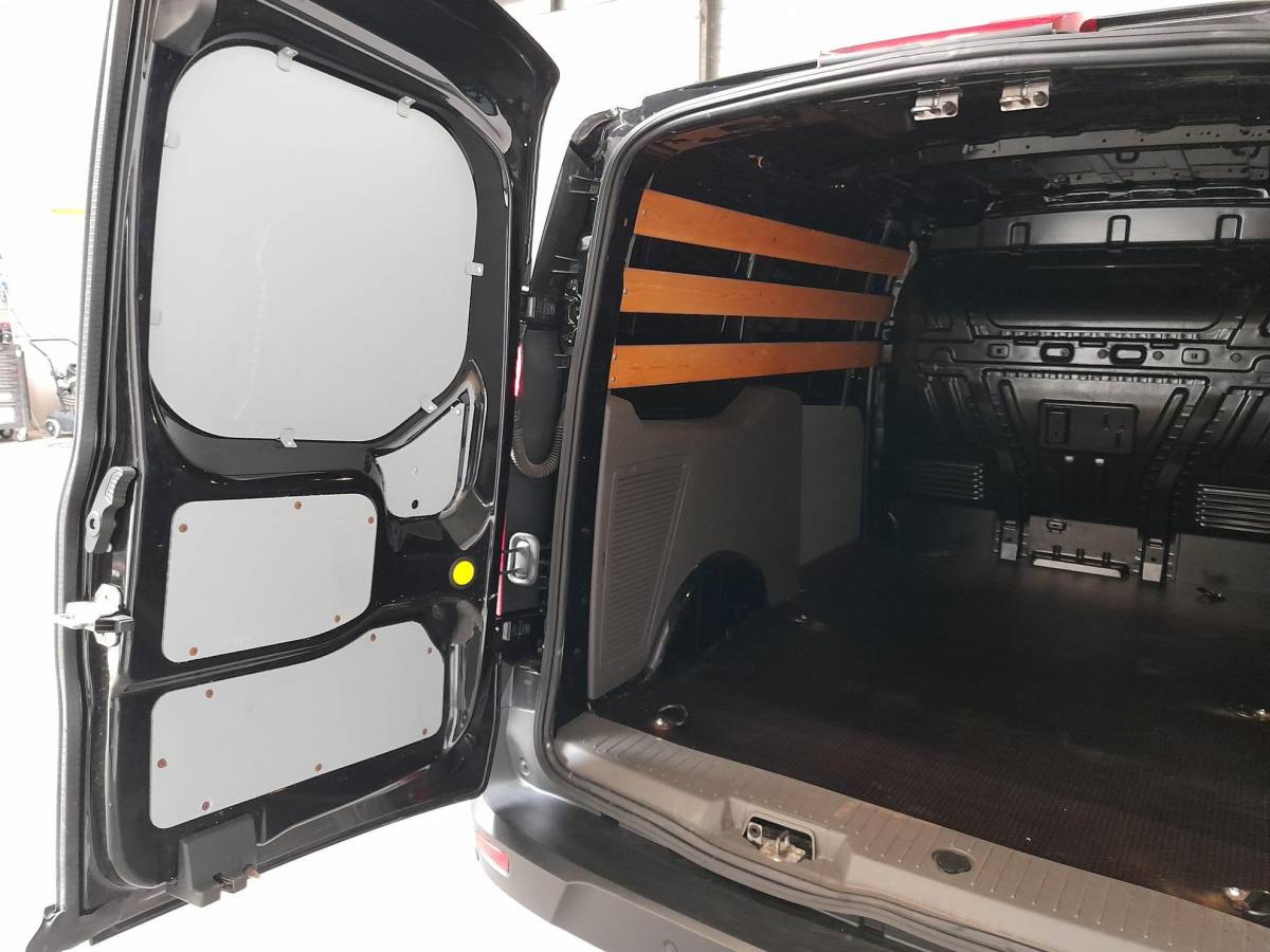 Ford Transit Connect Ford Transit Connect L2 Trend Navigatie Airco  Parkeersensoren  Camera  Bluetooth  Carplay/Android Auto Trekhaak