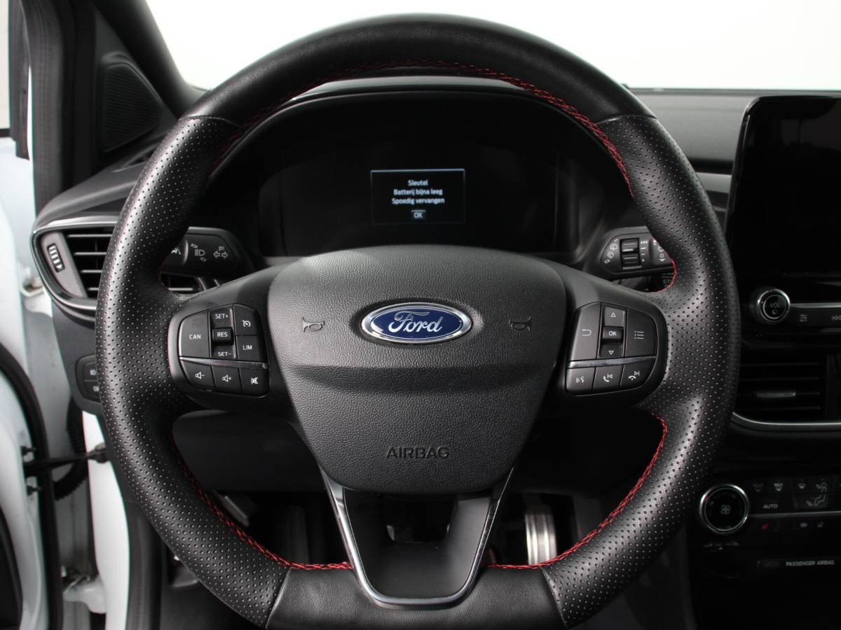 Ford Puma Ford Puma 1.0 EcoBoost 125pk Hybrid ST-Line | Navigatie | Apple Carplay/Android Auto | Climate Control | Cruise Control | Led | Dab | Verwarmde voorstoelen | Parkeer sensoren | Keyless Entry