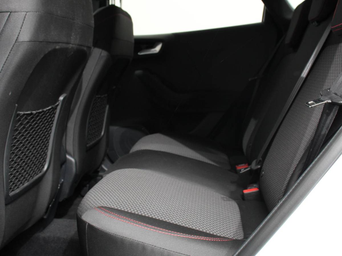 Ford Puma Ford Puma 1.0 EcoBoost 125pk Hybrid ST-Line | Navigatie | Apple Carplay/Android Auto | Climate Control | Cruise Control | Led | Dab | Verwarmde voorstoelen | Parkeer sensoren | Keyless Entry