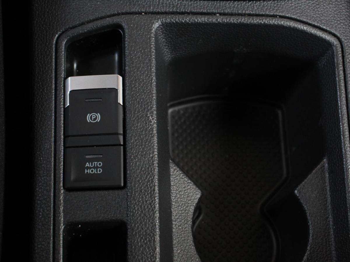 Volkswagen T-Roc Volkswagen T-Roc 1.5 TSI Style Climate control Adaptive cruise control Navigatie Lichtmetalen Velgen Airco Parkeer sensoren Achteruitrijcamera Apple Carplay/ Android Auto