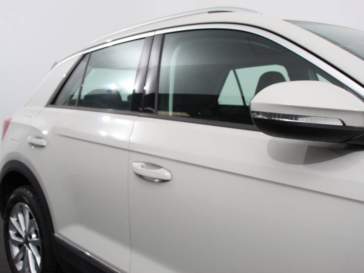 Volkswagen T-Roc Volkswagen T-Roc 1.5 TSI Style Climate control Adaptive cruise control Navigatie Lichtmetalen Velgen Airco Parkeer sensoren Achteruitrijcamera Apple Carplay/ Android Auto