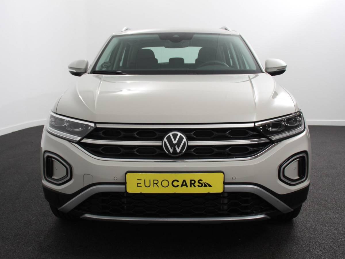 Volkswagen T-Roc Volkswagen T-Roc 1.5 TSI Style Climate control Adaptive cruise control Navigatie Lichtmetalen Velgen Airco Parkeer sensoren Achteruitrijcamera Apple Carplay/ Android Auto