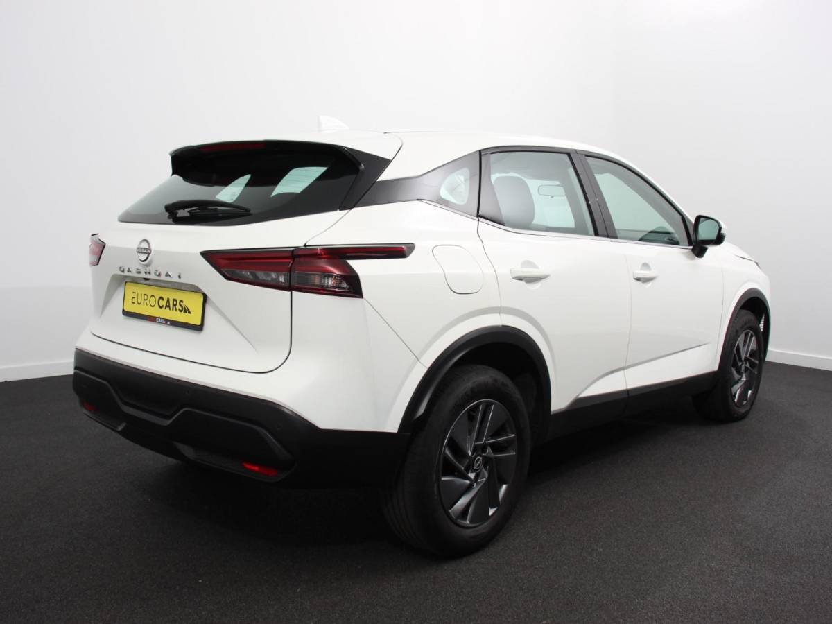 Nissan QASHQAI Nissan Qashqai 1.3 MHEV Xtronic Acenta Navigatie Apple Carplay/Andoid Auto Parkeersensor achter Camera Adaptive Cruise Control Blind Spot Assist Stuur- en stoelverwarming Ledverlichting Climatronic