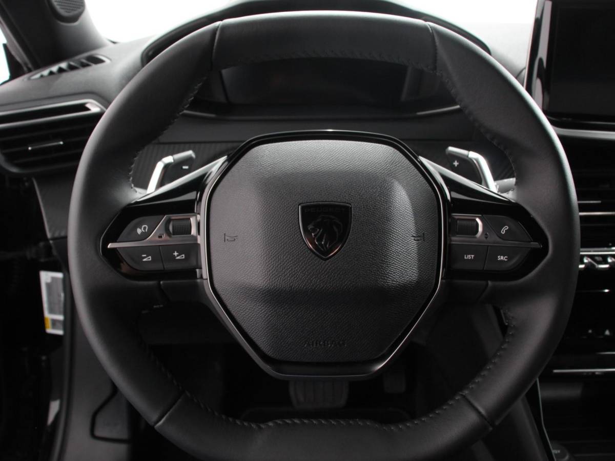 Peugeot 2008 Peugeot 2008 1.2 PureTech 130pk Automaat Allure | Navigatie | Climate Control | Camera 360 | Dab | Led | Lichtmetalen Velgen | Parkeer sensoren | Cruise Control Adaptive | Stoelverwarming