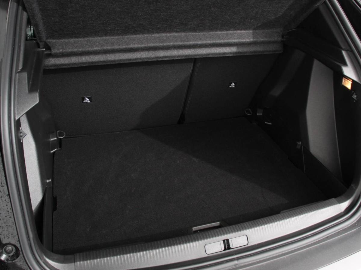 Peugeot 2008 Peugeot 2008 1.2 PureTech 130pk Automaat Allure | Navigatie | Climate Control | Camera 360 | Dab | Led | Lichtmetalen Velgen | Parkeer sensoren | Cruise Control Adaptive | Stoelverwarming