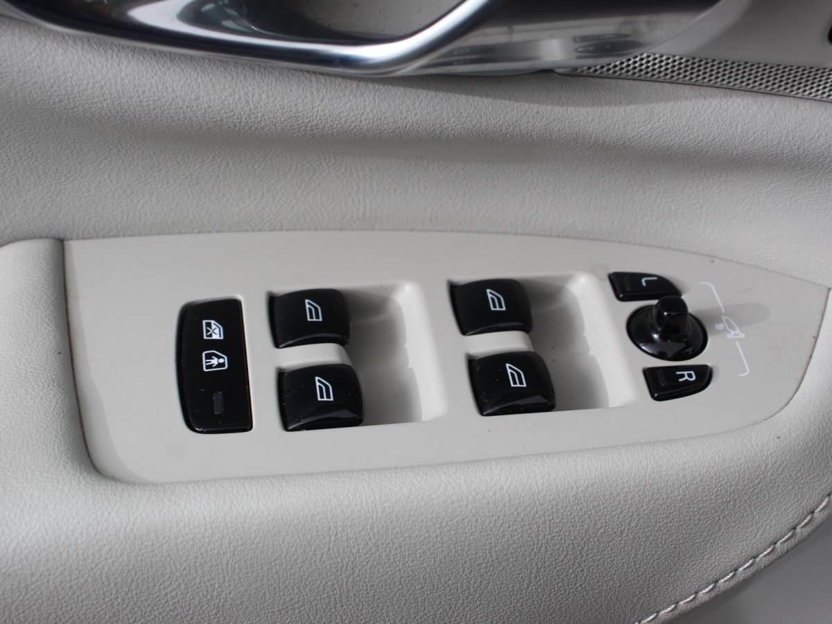 Volvo XC90 Volvo XC90 2.0 T8 Recharge AWD Ultimate Dark | Leder | Panorama-schuifdak | Navigatie | Electrisch bedienbare achterklep | Camera 360* | Elektrische trekhaak Adaptieve cruise control | Keyless | Verwarmde stoelen | LED | Stuurverwarming | Apple Carplay/ Android Auto