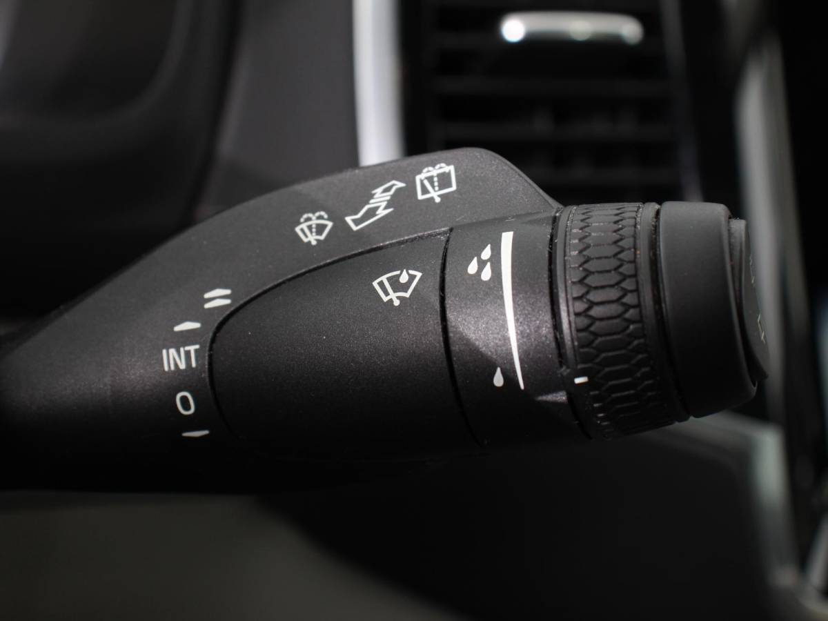 Volvo XC90 Volvo XC90 2.0 T8 Recharge AWD Ultimate Dark | Leder | Panorama-schuifdak | Navigatie | Electrisch bedienbare achterklep | Camera 360* | Elektrische trekhaak Adaptieve cruise control | Keyless | Verwarmde stoelen | LED | Stuurverwarming | Apple Carplay/ Android Auto