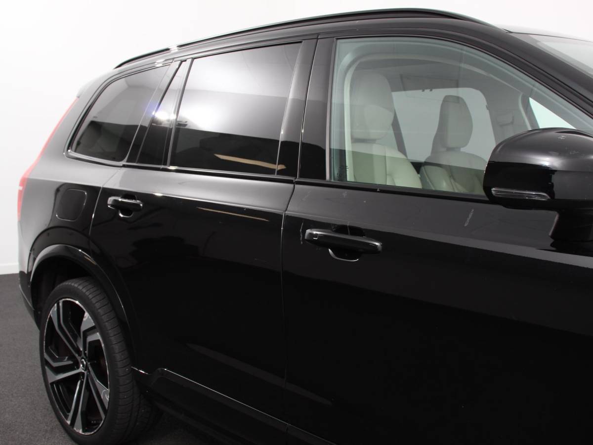 Volvo XC90 Volvo XC90 2.0 T8 Recharge AWD Ultimate Dark | Leder | Panorama-schuifdak | Navigatie | Electrisch bedienbare achterklep | Camera 360* | Elektrische trekhaak Adaptieve cruise control | Keyless | Verwarmde stoelen | LED | Stuurverwarming | Apple Carplay/ Android Auto