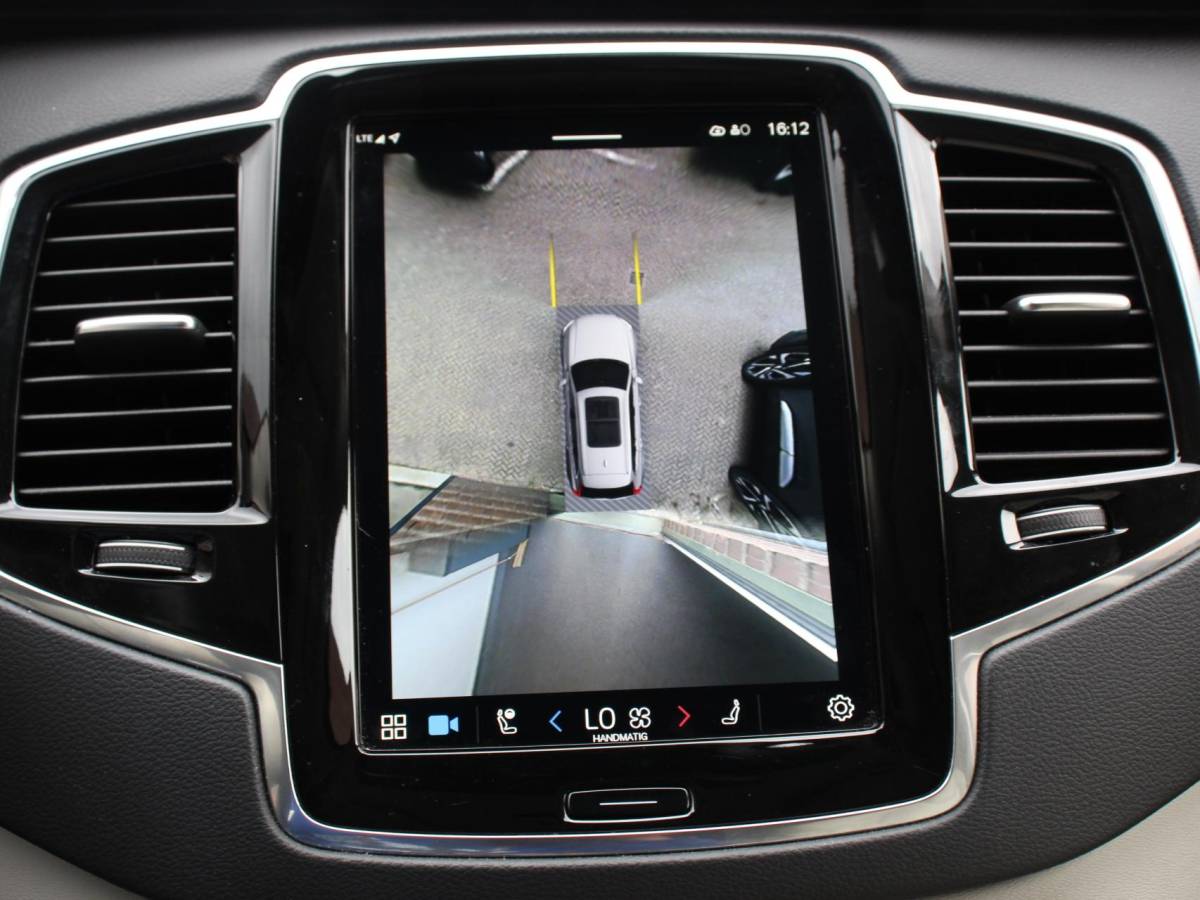 Volvo XC90 Volvo XC90 2.0 T8 Recharge AWD Ultimate Dark | Leder | Panorama-schuifdak | Navigatie | Electrisch bedienbare achterklep | Camera 360* | Elektrische trekhaak Adaptieve cruise control | Keyless | Verwarmde stoelen | LED | Stuurverwarming | Apple Carplay/ Android Auto