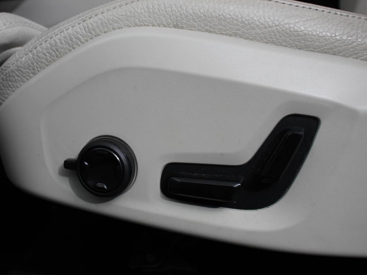 Volvo XC90 Volvo XC90 2.0 T8 Recharge AWD Ultimate Dark | Leder | Panorama-schuifdak | Navigatie | Electrisch bedienbare achterklep | Camera 360* | Elektrische trekhaak Adaptieve cruise control | Keyless | Verwarmde stoelen | LED | Stuurverwarming | Apple Carplay/ Android Auto