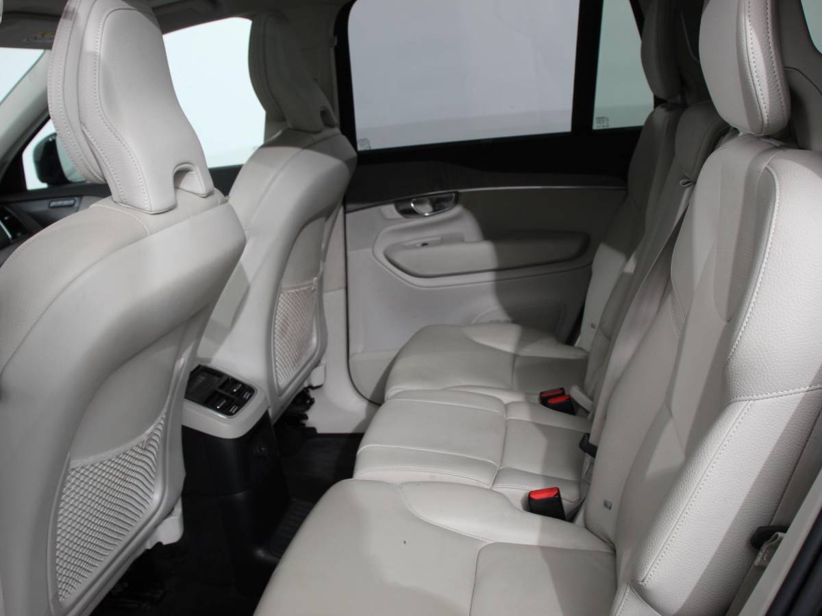 Volvo XC90 Volvo XC90 2.0 T8 Recharge AWD Ultimate Dark | Leder | Panorama-schuifdak | Navigatie | Electrisch bedienbare achterklep | Camera 360* | Elektrische trekhaak Adaptieve cruise control | Keyless | Verwarmde stoelen | LED | Stuurverwarming | Apple Carplay/ Android Auto