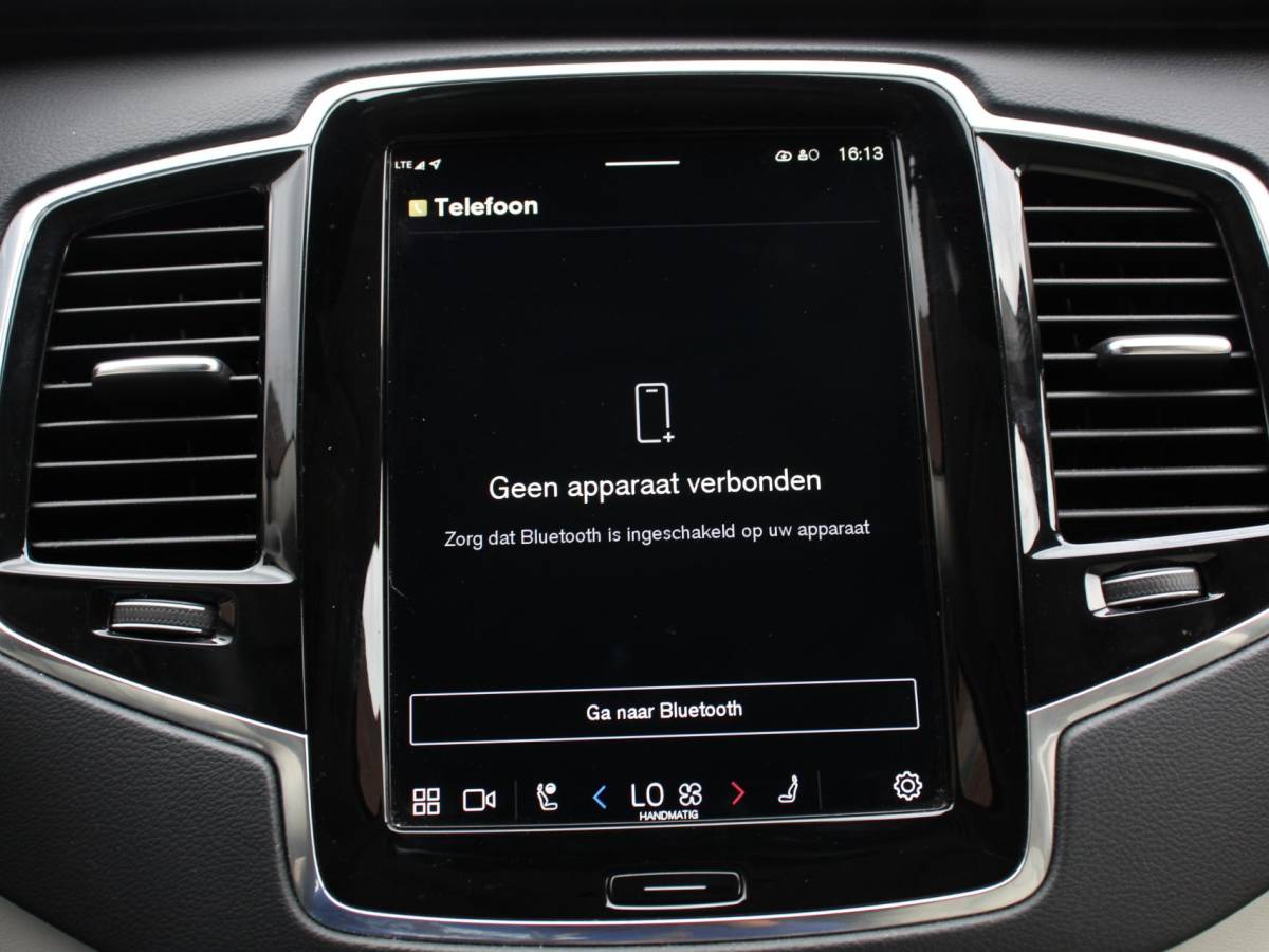 Volvo XC90 Volvo XC90 2.0 T8 Recharge AWD Ultimate Dark | Leder | Panorama-schuifdak | Navigatie | Electrisch bedienbare achterklep | Camera 360* | Elektrische trekhaak Adaptieve cruise control | Keyless | Verwarmde stoelen | LED | Stuurverwarming | Apple Carplay/ Android Auto
