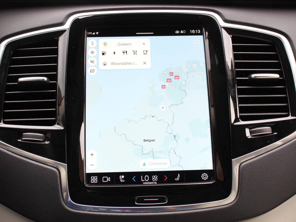 Volvo XC90 Volvo XC90 2.0 T8 Recharge AWD Ultimate Dark | Leder | Panorama-schuifdak | Navigatie | Electrisch bedienbare achterklep | Camera 360* | Elektrische trekhaak Adaptieve cruise control | Keyless | Verwarmde stoelen | LED | Stuurverwarming | Apple Carplay/ Android Auto