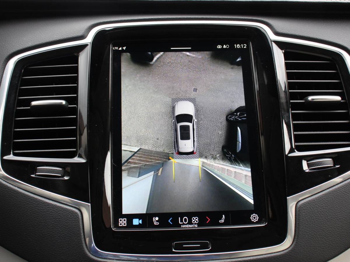 Volvo XC90 Volvo XC90 2.0 T8 Recharge AWD Ultimate Dark | Leder | Panorama-schuifdak | Navigatie | Electrisch bedienbare achterklep | Camera 360* | Elektrische trekhaak Adaptieve cruise control | Keyless | Verwarmde stoelen | LED | Stuurverwarming | Apple Carplay/ Android Auto