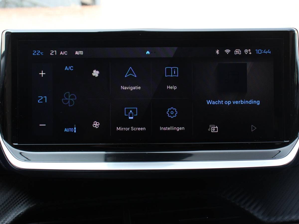 Peugeot 208 Peugeot 208 Hybrid 100 Automaat Allure Navigatie Apple Carplay/ Android Auto Camera Parkeersensoren Adaptive Cruise Control Stoelverwarming Ledverlichting Climate control