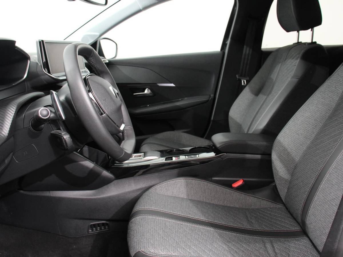 Peugeot 208 Peugeot 208 Hybrid 100 Automaat Allure Navigatie Apple Carplay/ Android Auto Camera Parkeersensoren Adaptive Cruise Control Stoelverwarming Ledverlichting Climate control