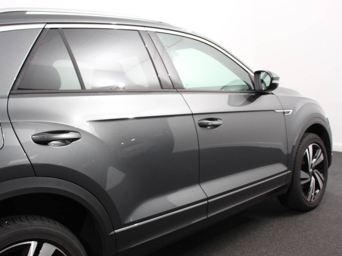 Volkswagen T-Roc Volkswagen T-Roc 1.5 TSI 150pk DSG R-Line | Navigatie | Apple Carplay/Android Auto | Parkeersensoren | Camera | Adaptive Cruise Control | Elektrische achterklep | Stoel- en stuurverwarming | Climate Control | Ledverlichting | Virtual Cockpit
