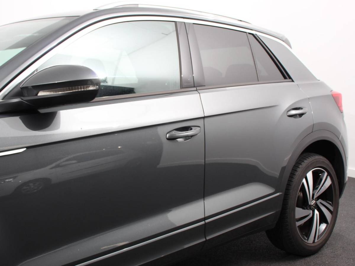 Volkswagen T-Roc Volkswagen T-Roc 1.5 TSI 150pk DSG R-Line | Navigatie | Apple Carplay/Android Auto | Parkeersensoren | Camera | Adaptive Cruise Control | Elektrische achterklep | Stoel- en stuurverwarming | Climate Control | Ledverlichting | Virtual Cockpit