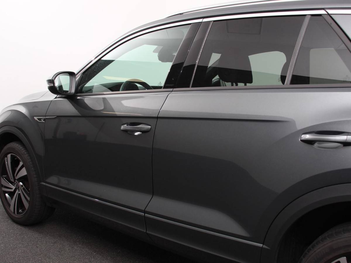 Volkswagen T-Roc Volkswagen T-Roc 1.5 TSI 150pk DSG R-Line | Navigatie | Apple Carplay/Android Auto | Parkeersensoren | Camera | Adaptive Cruise Control | Elektrische achterklep | Stoel- en stuurverwarming | Climate Control | Ledverlichting | Virtual Cockpit