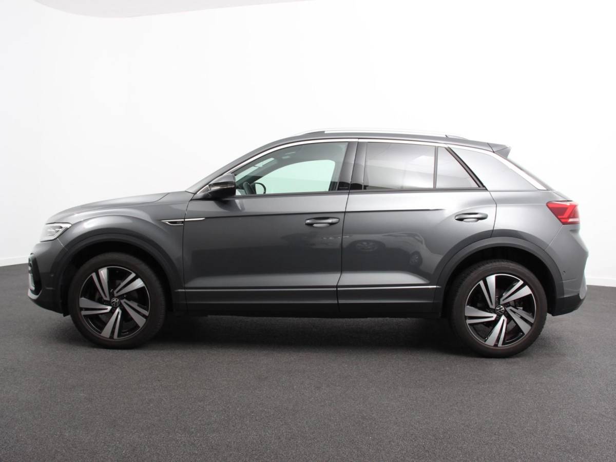 Volkswagen T-Roc Volkswagen T-Roc 1.5 TSI 150pk DSG R-Line | Navigatie | Apple Carplay/Android Auto | Parkeersensoren | Camera | Adaptive Cruise Control | Elektrische achterklep | Stoel- en stuurverwarming | Climate Control | Ledverlichting | Virtual Cockpit