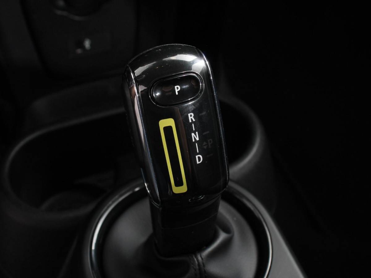 MINI Electric Mini Mini Electric Business Edition 33 kWh | Navigatie | Climate Control | Lichtmetalen Velgen | Dab | Parkeer sensoren