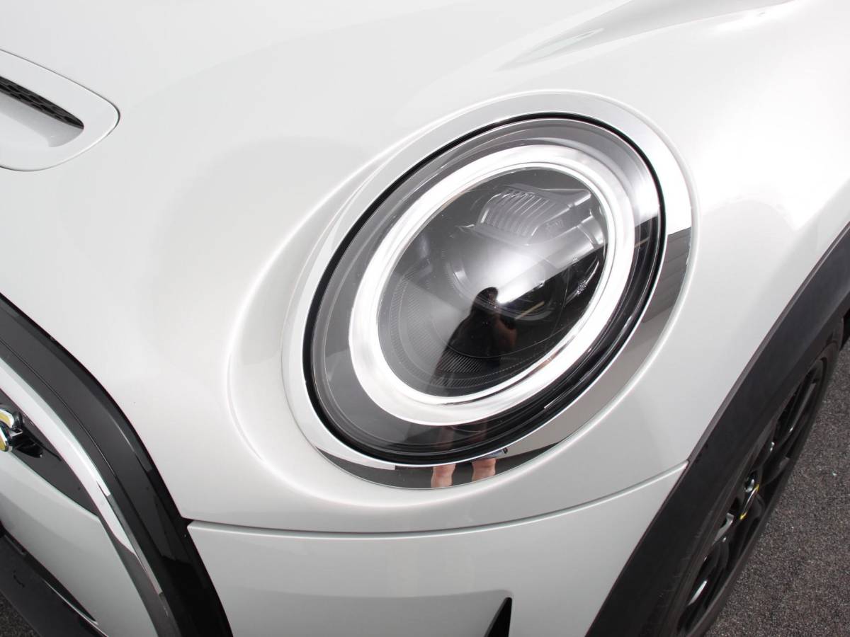 MINI Electric Mini Mini Electric Business Edition 33 kWh | Navigatie | Climate Control | Lichtmetalen Velgen | Dab | Parkeer sensoren