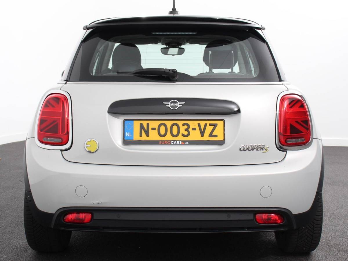 MINI Electric Mini Mini Electric Business Edition 33 kWh | Navigatie | Climate Control | Lichtmetalen Velgen | Dab | Parkeer sensoren
