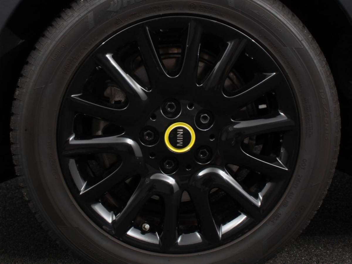 MINI Electric Mini Mini Electric Business Edition 33 kWh | Navigatie | Climate Control | Lichtmetalen Velgen | Dab | Parkeer sensoren