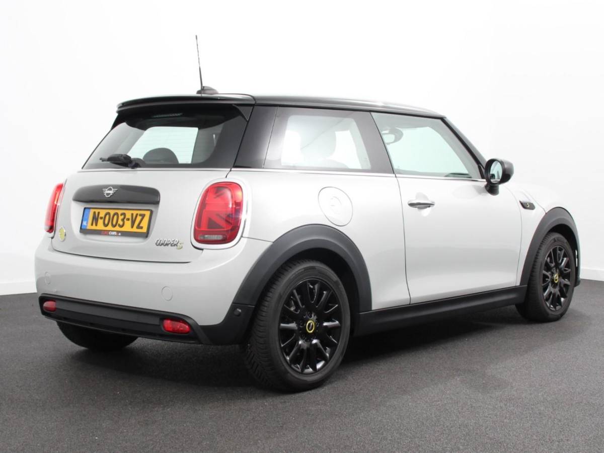 MINI Electric Mini Mini Electric Business Edition 33 kWh | Navigatie | Climate Control | Lichtmetalen Velgen | Dab | Parkeer sensoren