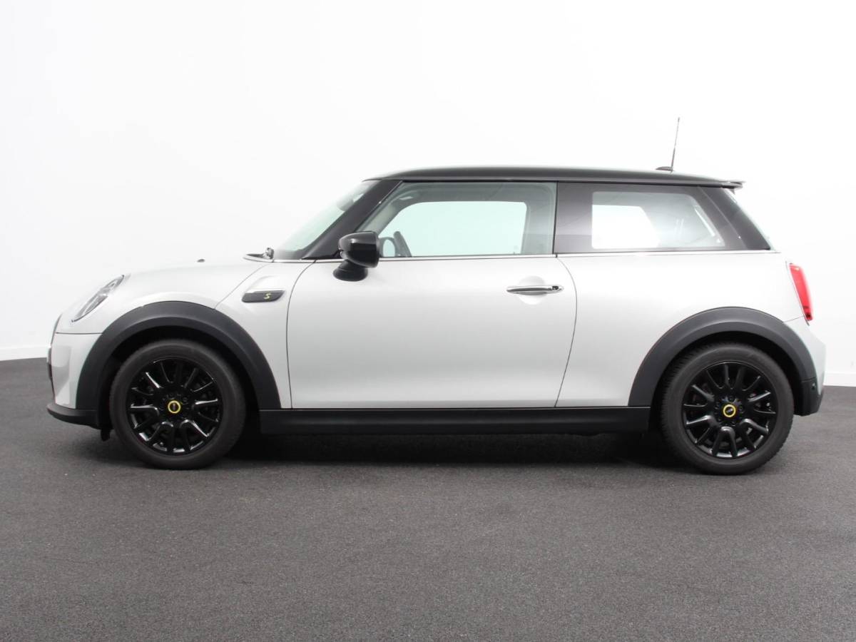 MINI Electric Mini Mini Electric Business Edition 33 kWh | Navigatie | Climate Control | Lichtmetalen Velgen | Dab | Parkeer sensoren