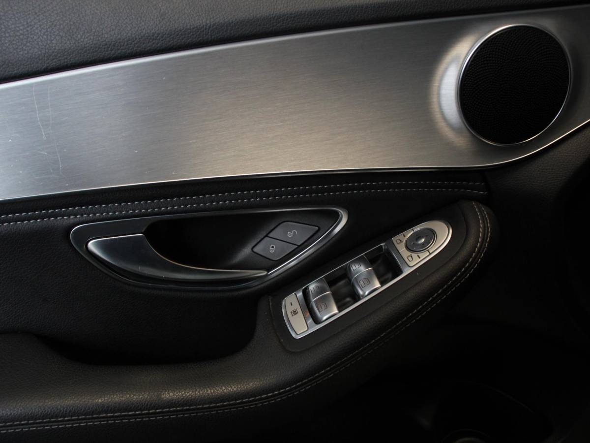 Mercedes-Benz C-Klasse Mercedes-Benz C-klasse Estate 180 Ambition Automaat | Climate control | Leder | Navigatie | Lichtmetalen velgen | Parksensoren | Cruise control