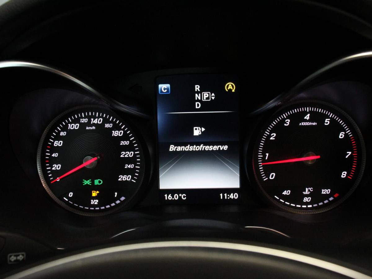 Mercedes-Benz C-Klasse Mercedes-Benz C-klasse Estate 180 Ambition Automaat | Climate control | Leder | Navigatie | Lichtmetalen velgen | Parksensoren | Cruise control